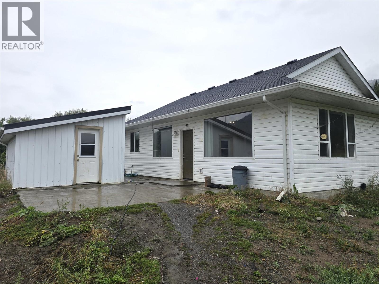 197 24 Highway, Little Fort, British Columbia  V0E 2C0 - Photo 26 - 10399831