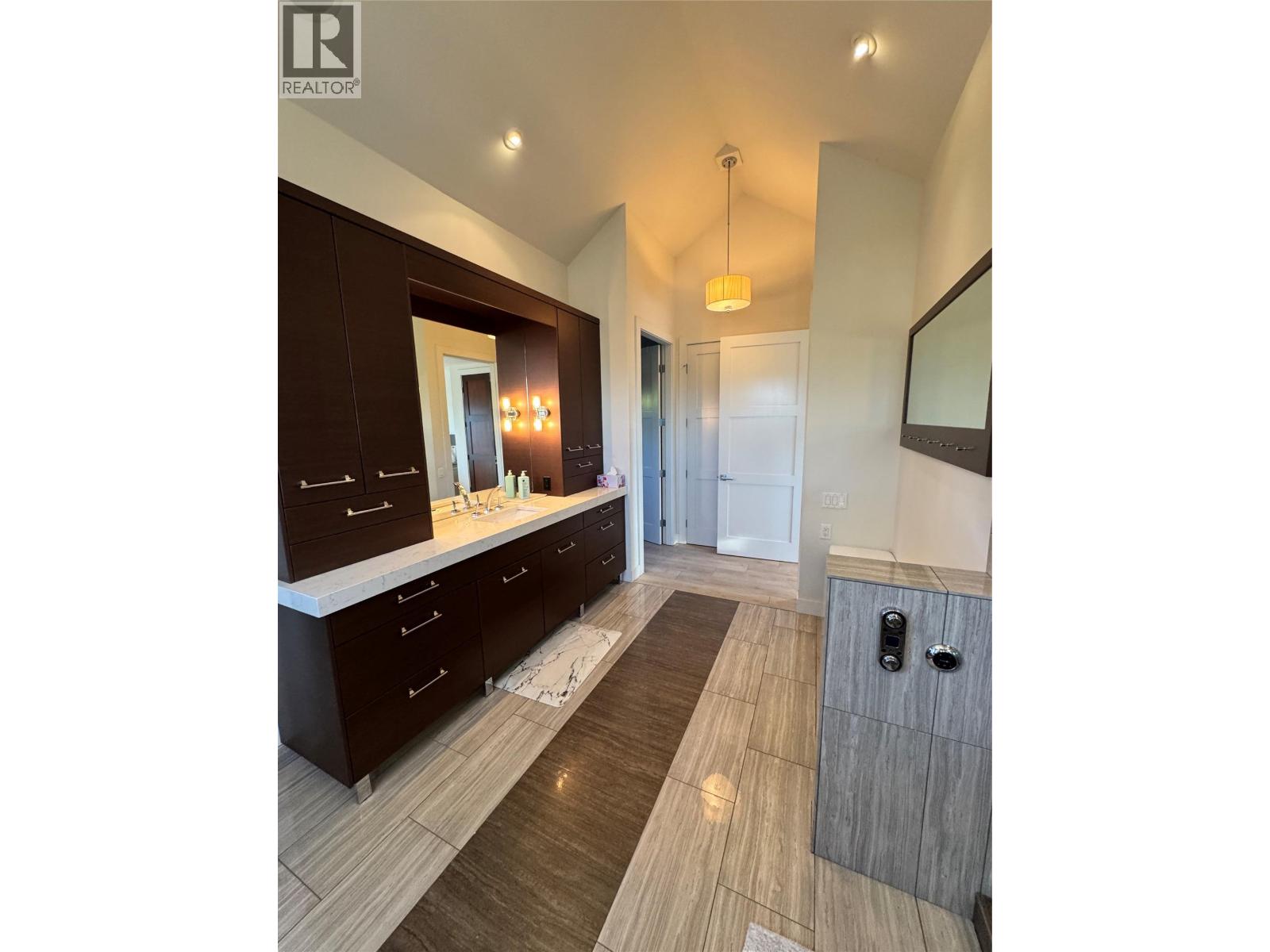 3990 Fairwinds Court, Kelowna, British Columbia  V1W 4G1 - Photo 77 - 10399792