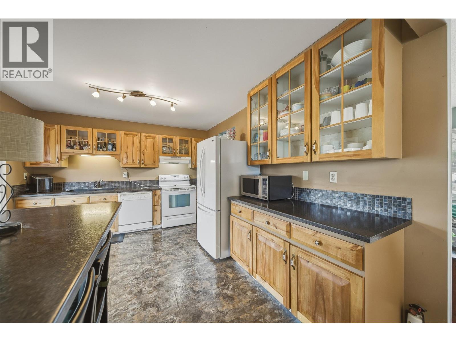 1125 Halston Avenue, Kamloops, British Columbia  V2B 2C2 - Photo 17 - 10399838