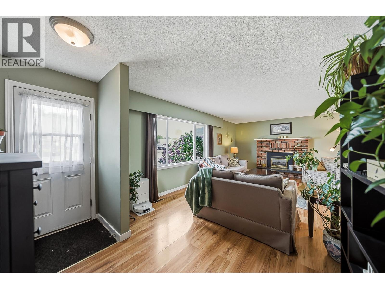1125 Halston Avenue, Kamloops, British Columbia  V2B 2C2 - Photo 4 - 10399838