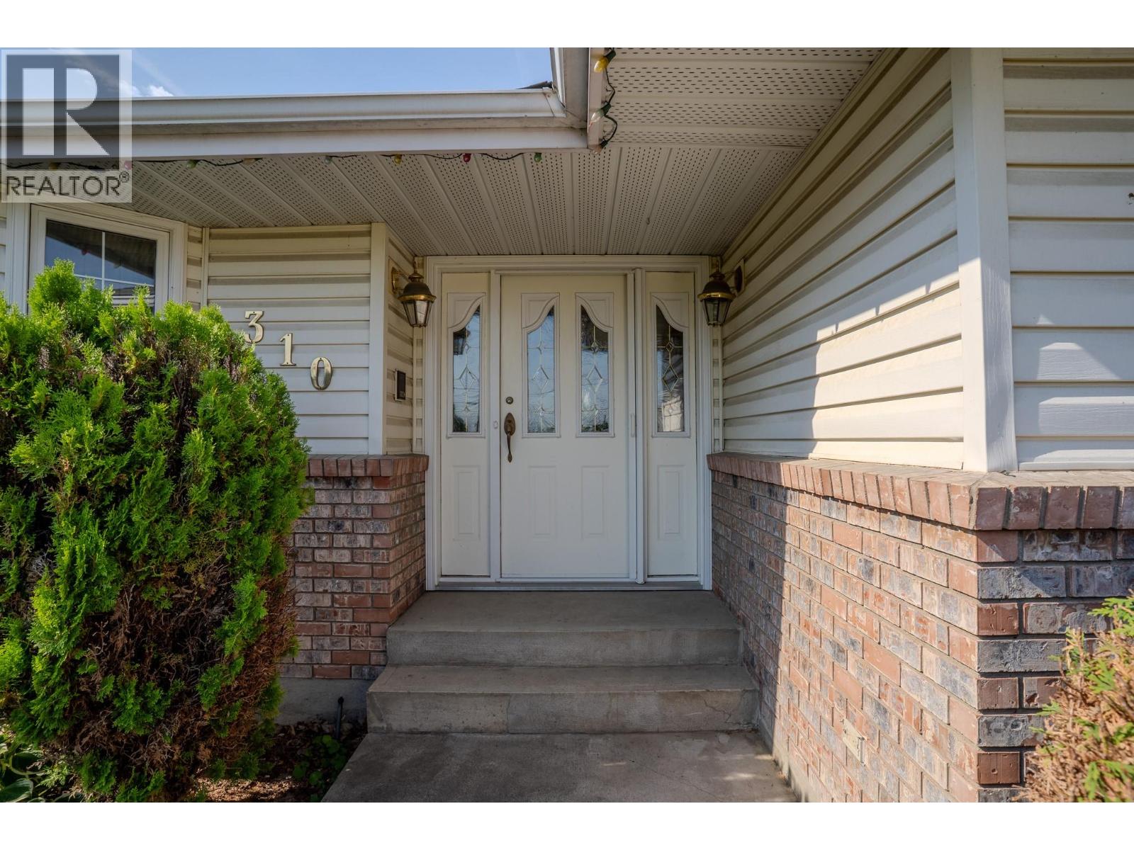 310 Arbutus Street, Chase, British Columbia  V0E 1M0 - Photo 4 - 10399801