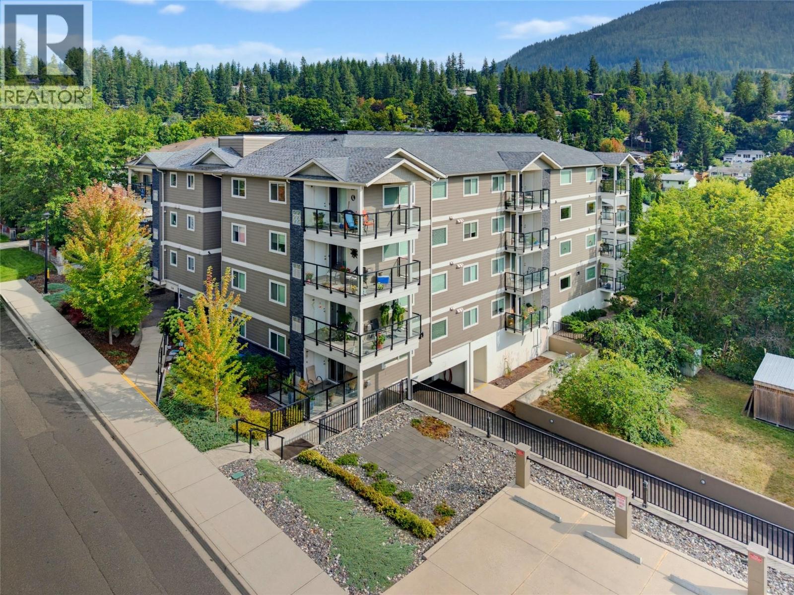 330 4th Avenue Se Unit# 106, Salmon Arm, British Columbia  V1E 0E2 - Photo 1 - 10399579