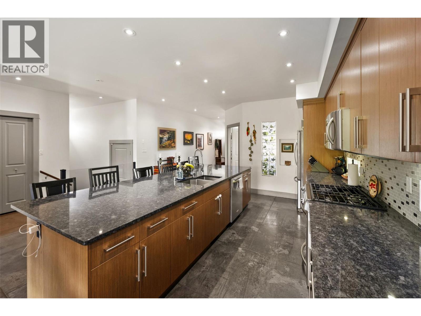 729 Creekside Road, Penticton, British Columbia  V2A 2C5 - Photo 10 - 10399816
