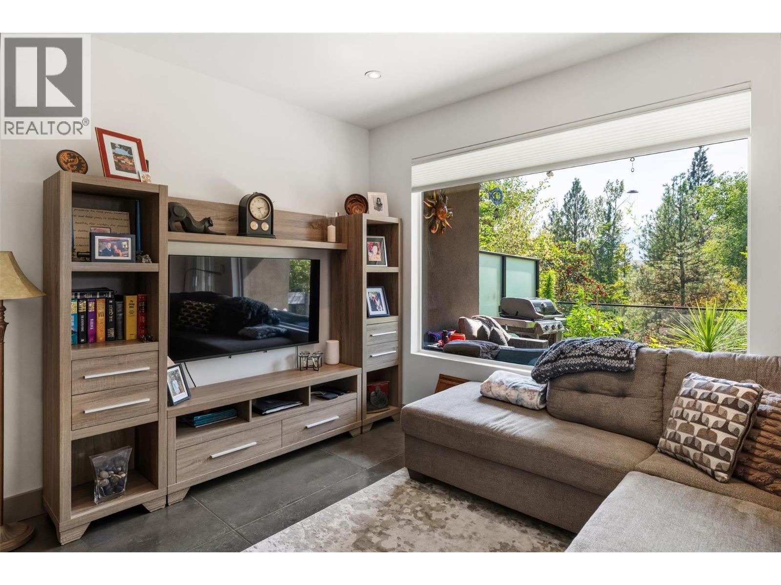 729 Creekside Road, Penticton, British Columbia  V2A 2C5 - Photo 4 - 10399816