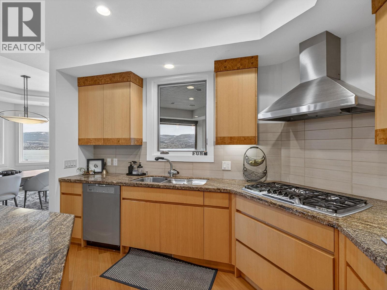 390 Okaview Road, Kelowna, British Columbia  V1W 4K3 - Photo 16 - 10399791