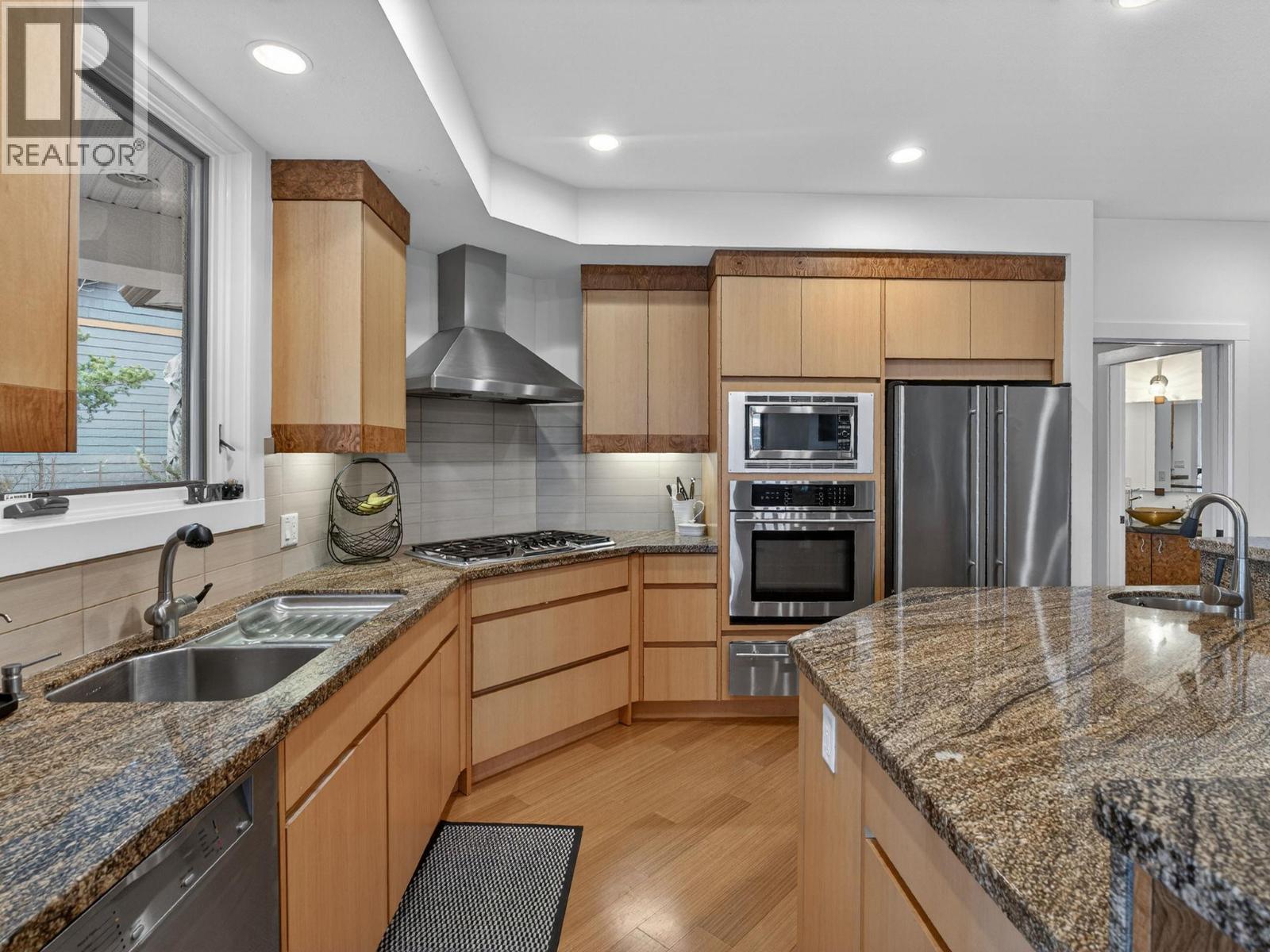 390 Okaview Road, Kelowna, British Columbia  V1W 4K3 - Photo 17 - 10399791