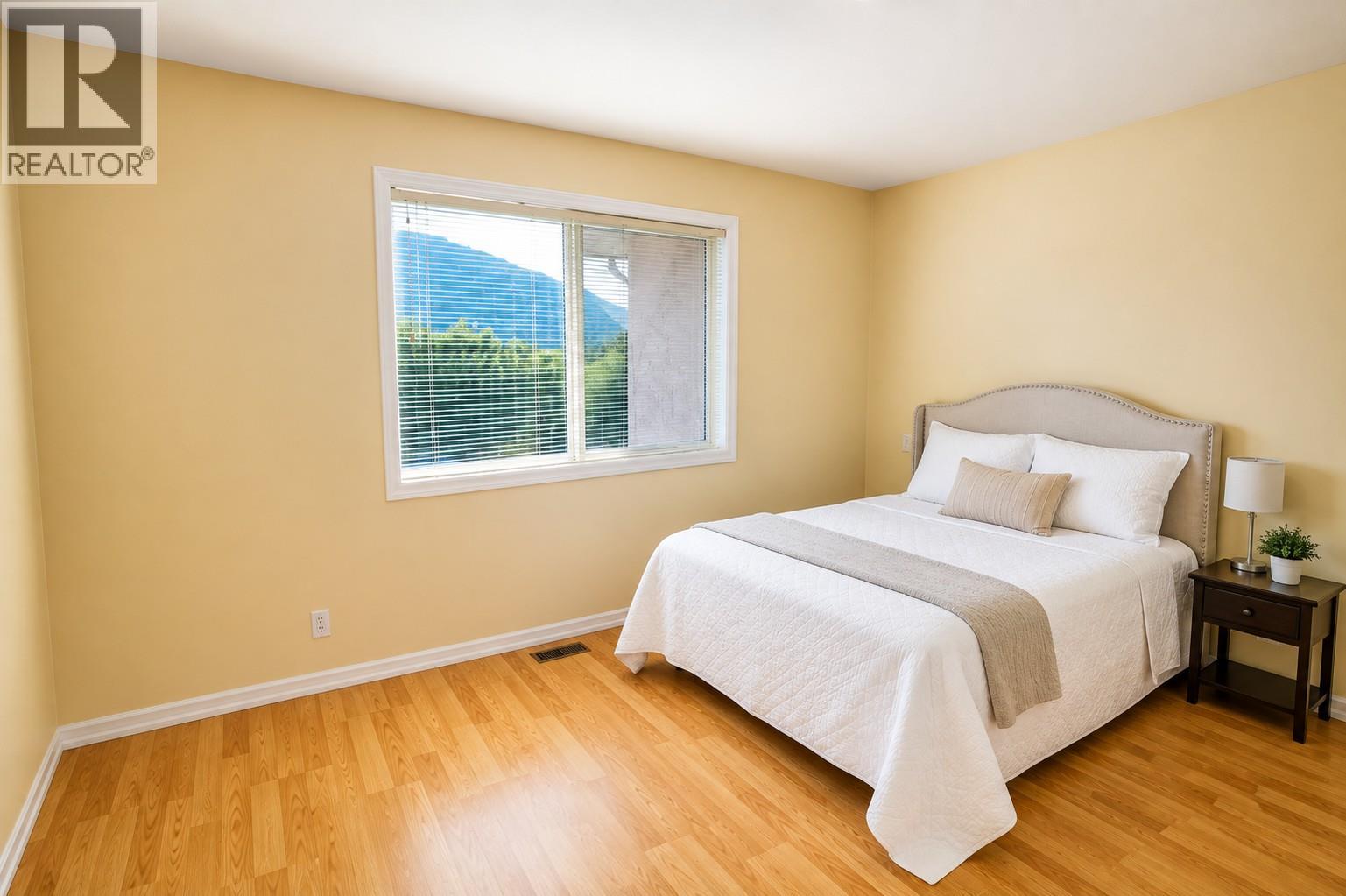 8128 Birchwood Drive, Trail, British Columbia  V1R 4Y3 - Photo 12 - 10399690