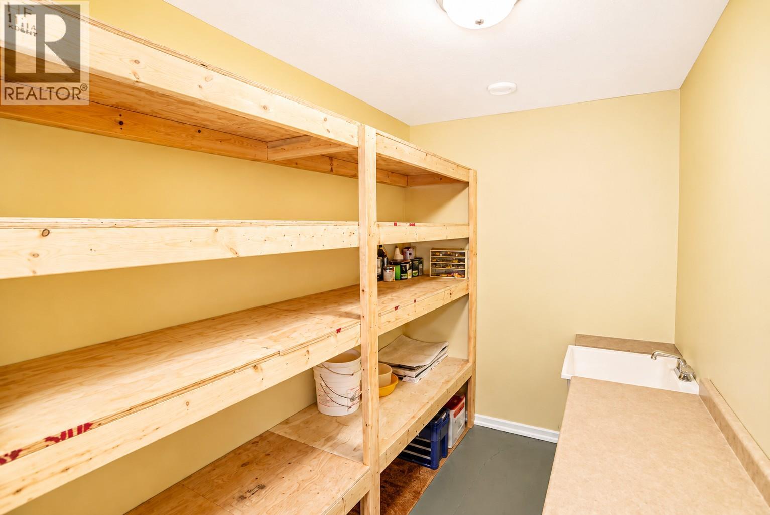 8128 Birchwood Drive, Trail, British Columbia  V1R 4Y3 - Photo 22 - 10399690