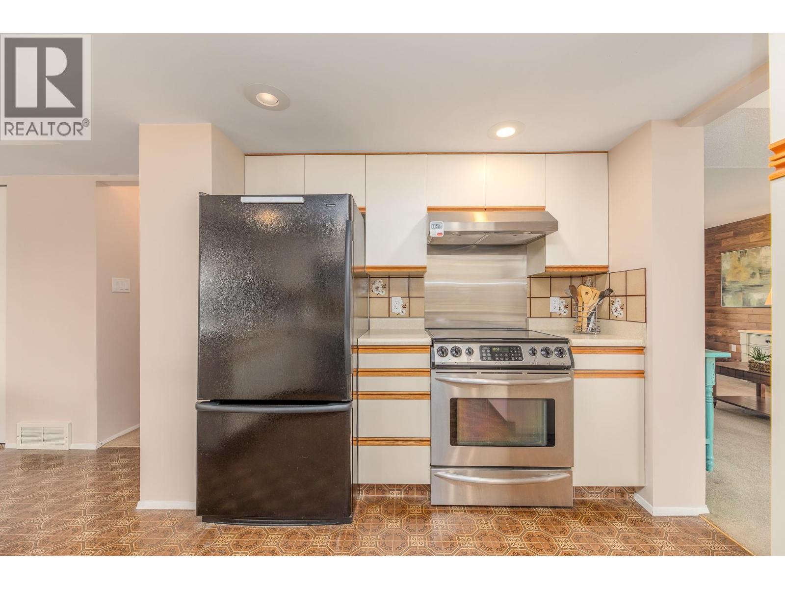 201 Sunnybrook Drive, Okanagan Falls, British Columbia  V0H 1R0 - Photo 17 - 10399020