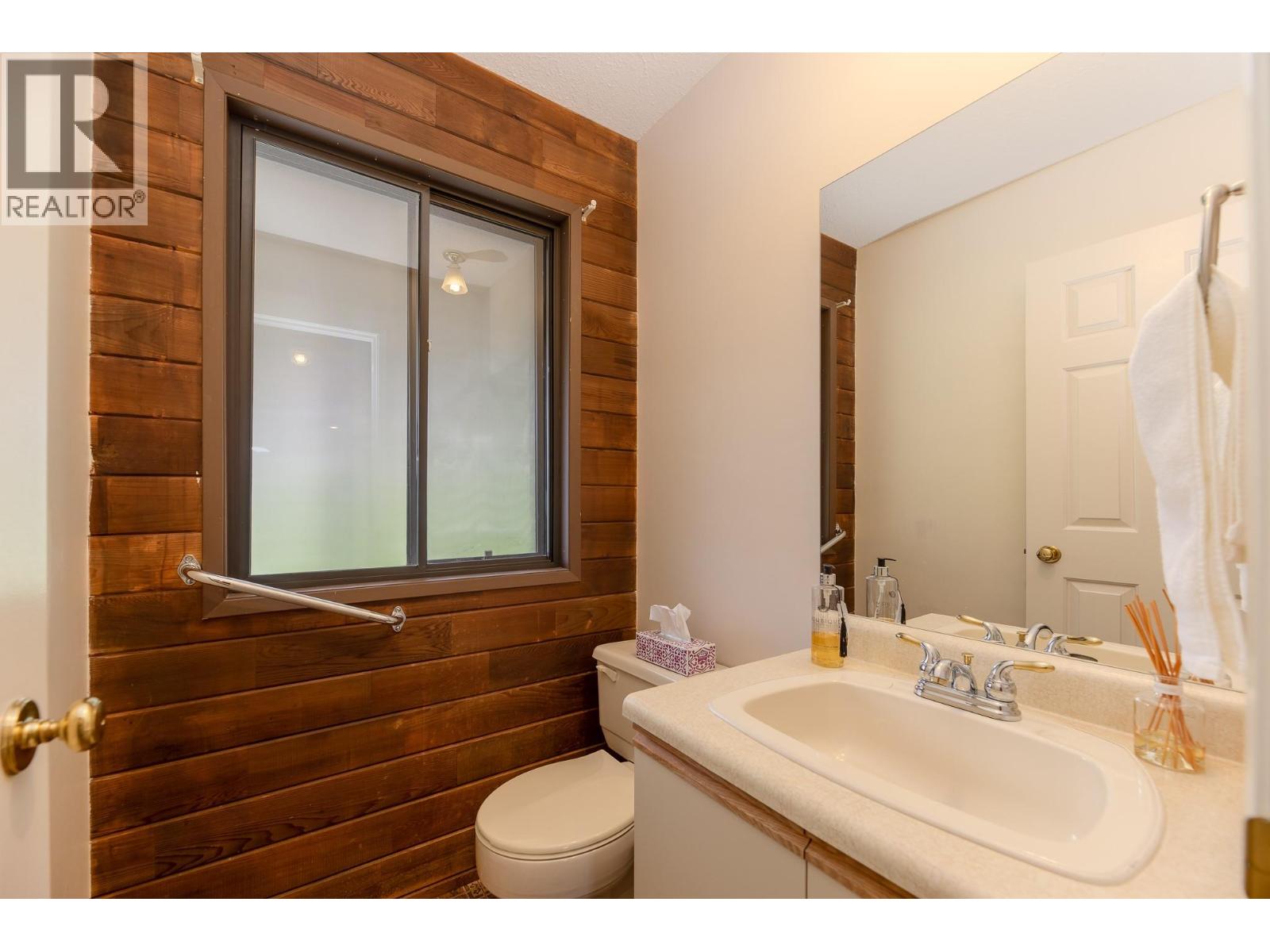 201 Sunnybrook Drive, Okanagan Falls, British Columbia  V0H 1R0 - Photo 22 - 10399020