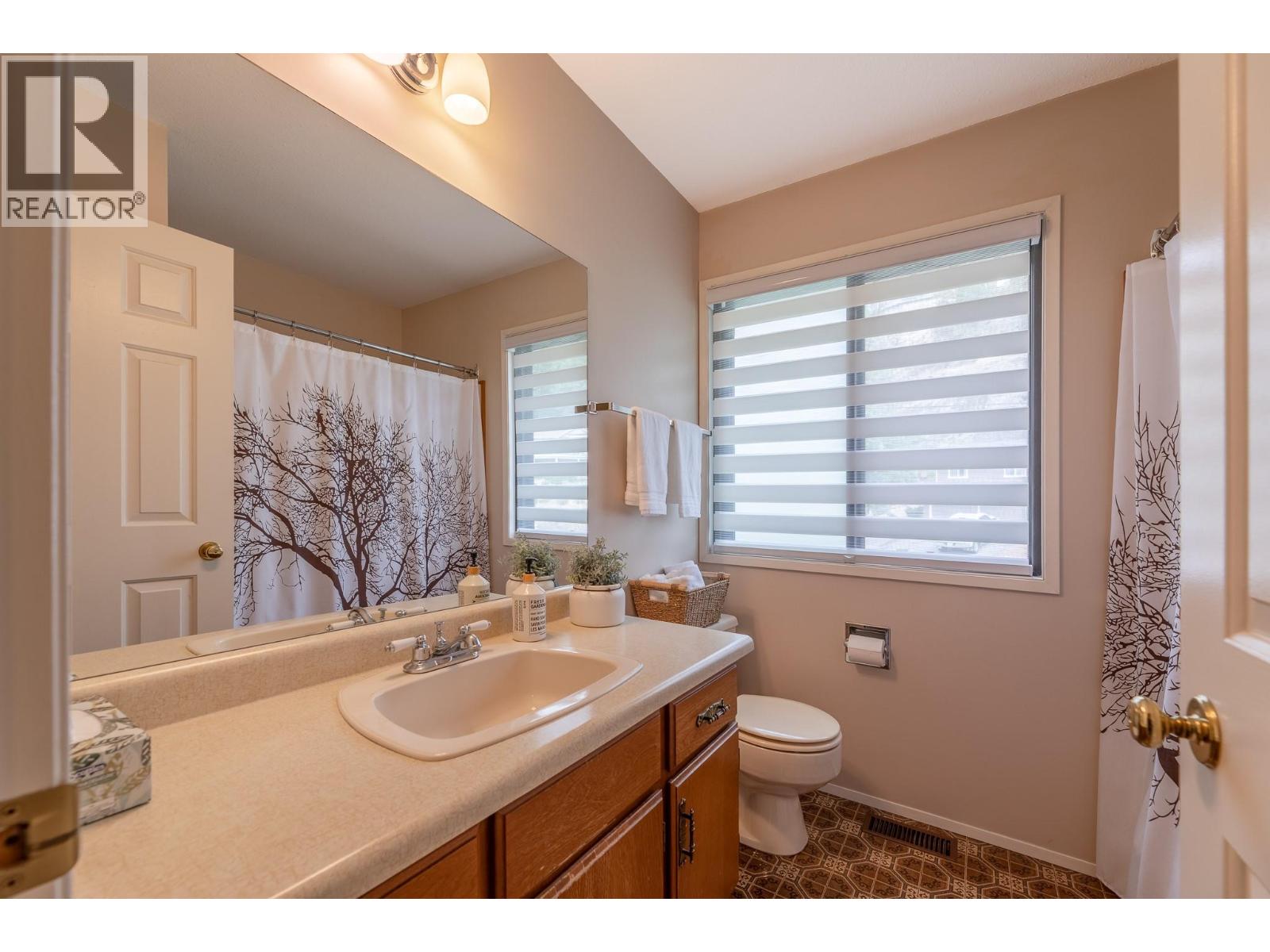 201 Sunnybrook Drive, Okanagan Falls, British Columbia  V0H 1R0 - Photo 29 - 10399020