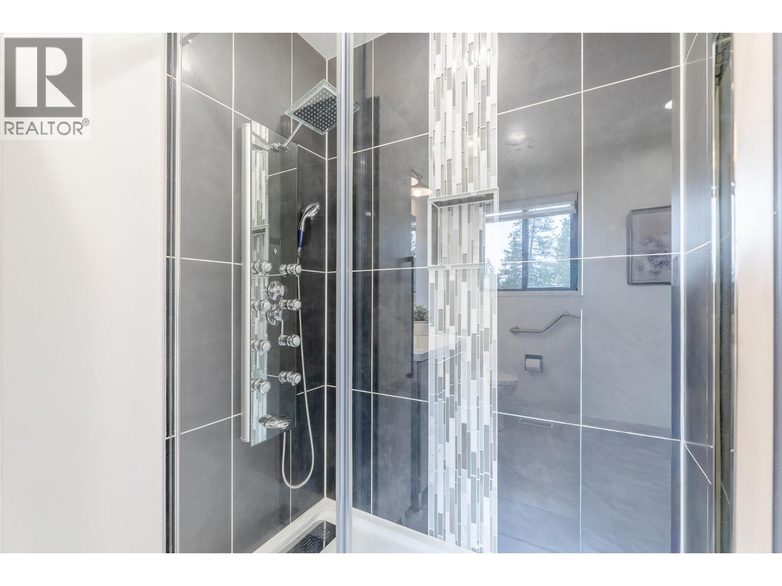 201 Sunnybrook Drive, Okanagan Falls, British Columbia  V0H 1R0 - Photo 32 - 10399020