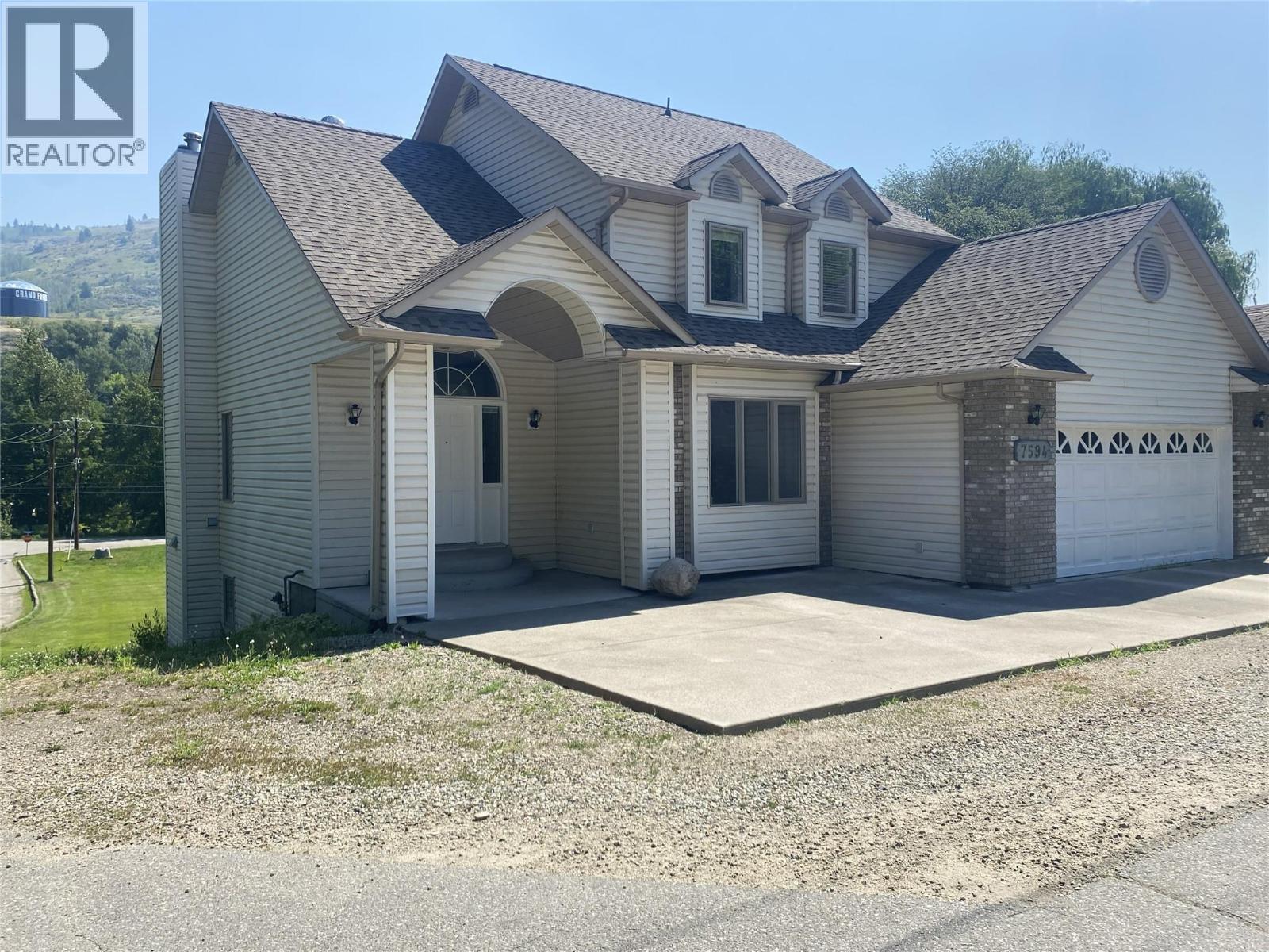 7594 2nd Street, Grand Forks, British Columbia  V0H 1H0 - Photo 1 - 10395359