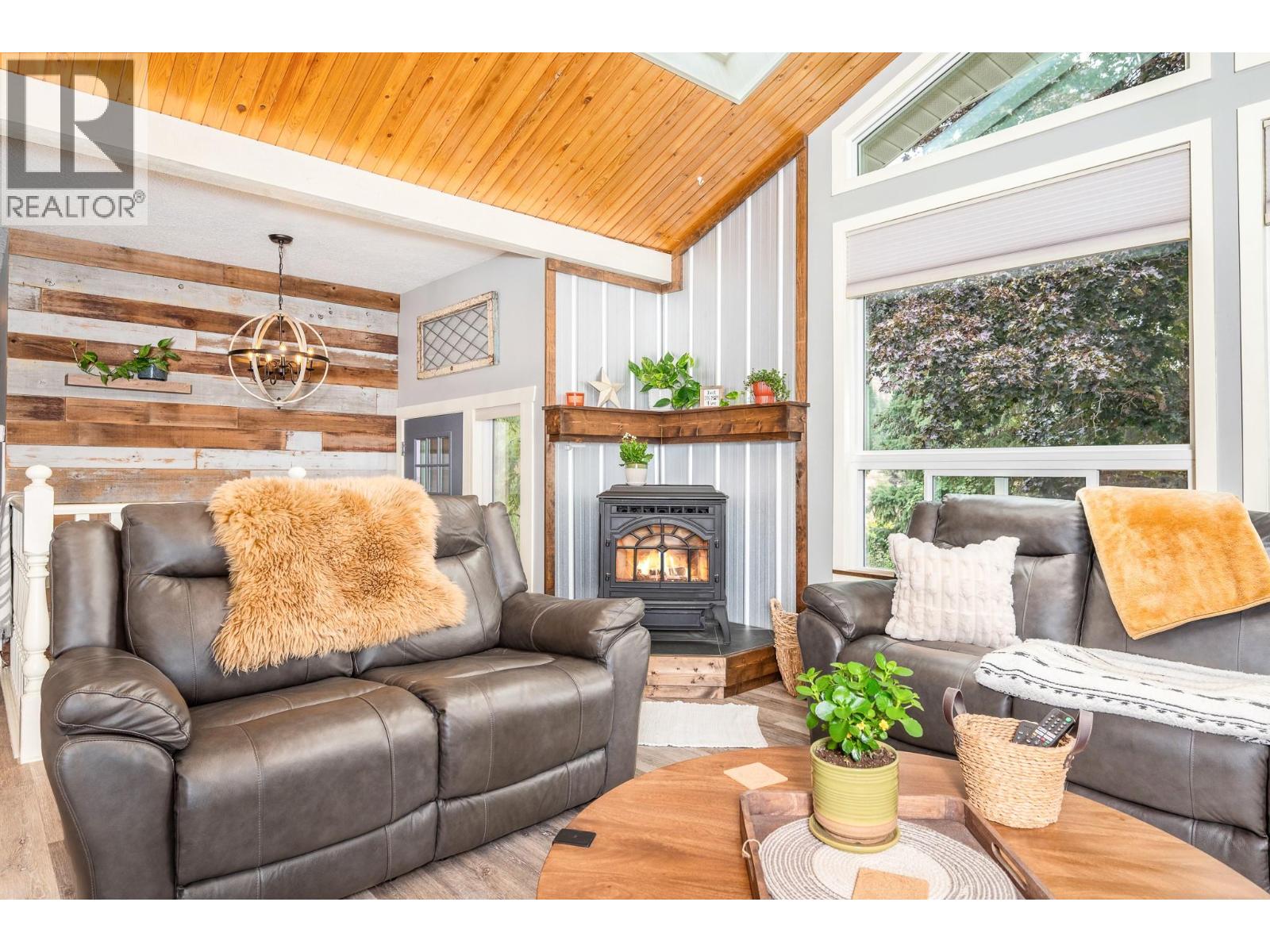 4446 Cedar Hill Road, Falkland, British Columbia  V0E 1W1 - Photo 12 - 10399387