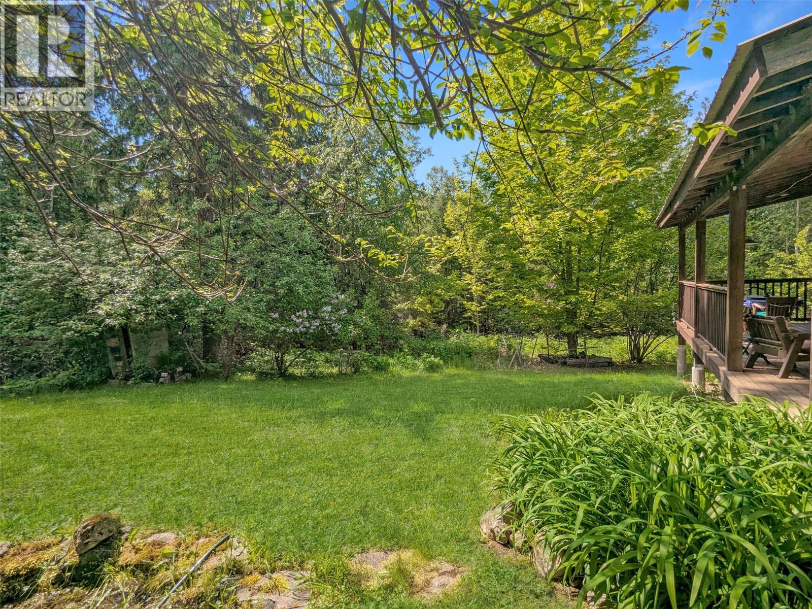 8802 Martens Road, Slocan, British Columbia  V0G 2C0 - Photo 17 - 10399861