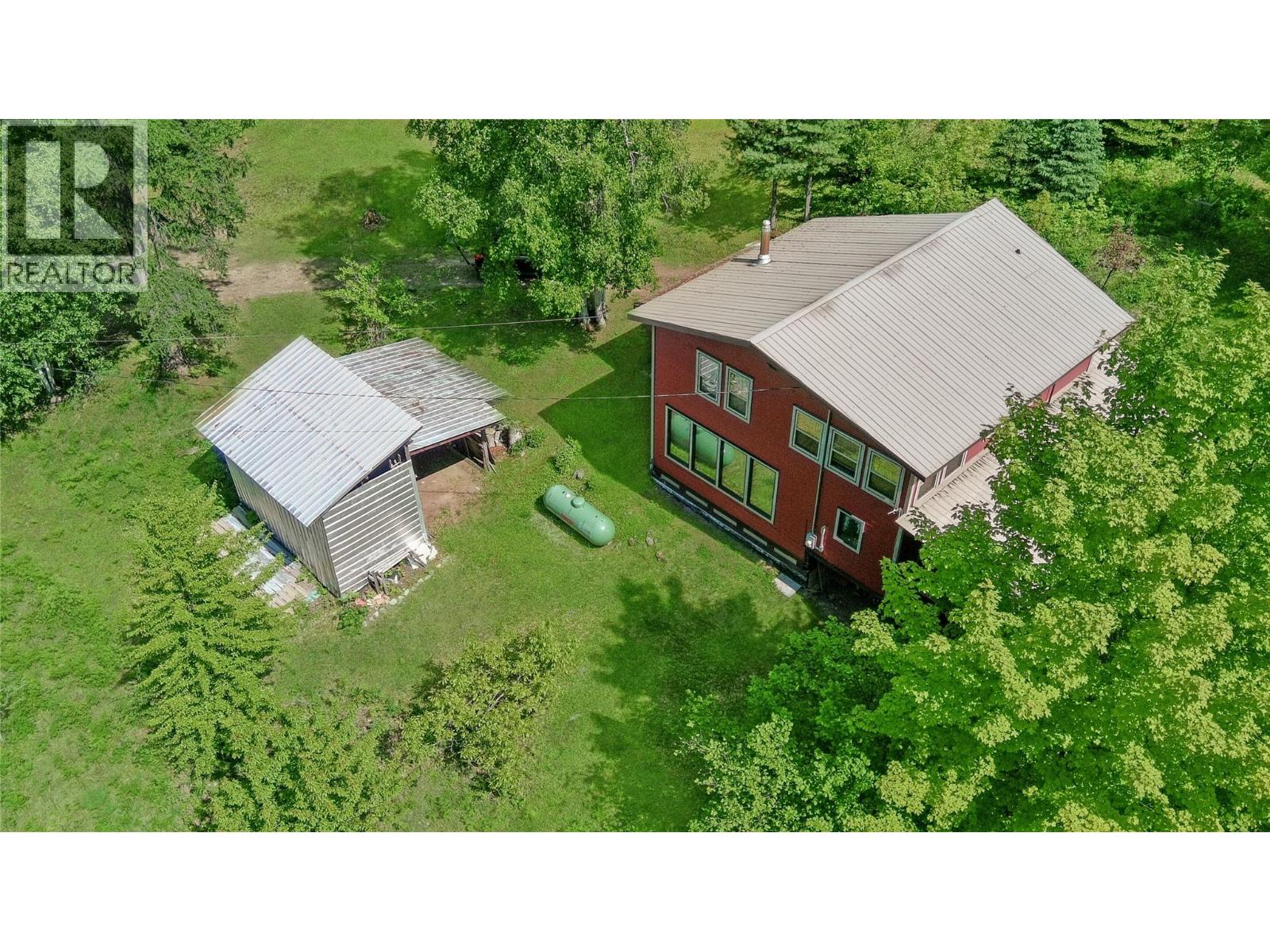 8802 Martens Road, Slocan, British Columbia  V0G 2C0 - Photo 3 - 10399861