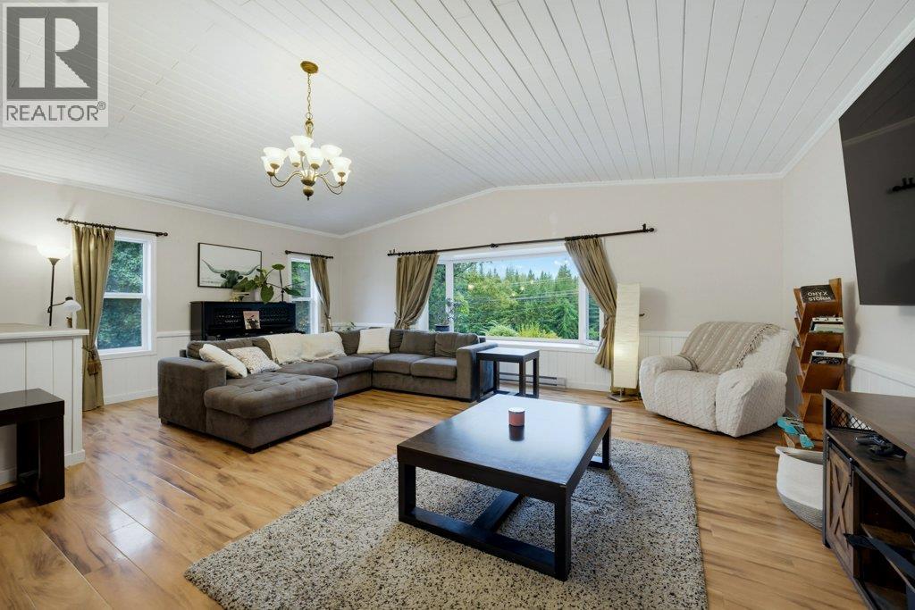 1910 30 Street Se, Salmon Arm, British Columbia  V1E 2E6 - Photo 27 - 10399772