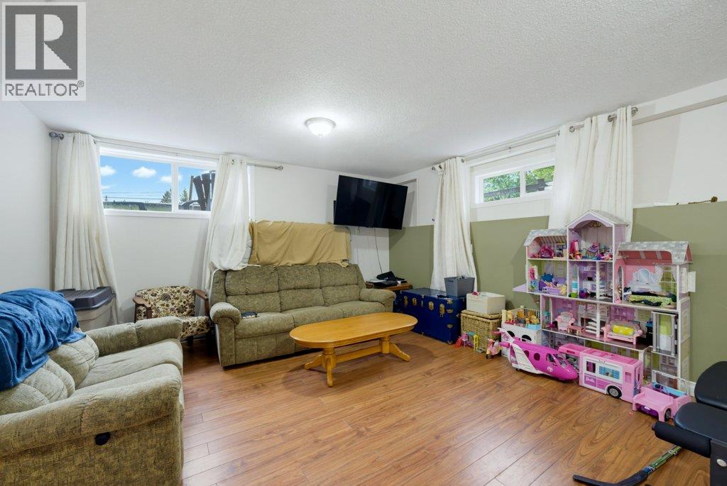 1910 30 Street Se, Salmon Arm, British Columbia  V1E 2E6 - Photo 47 - 10399772