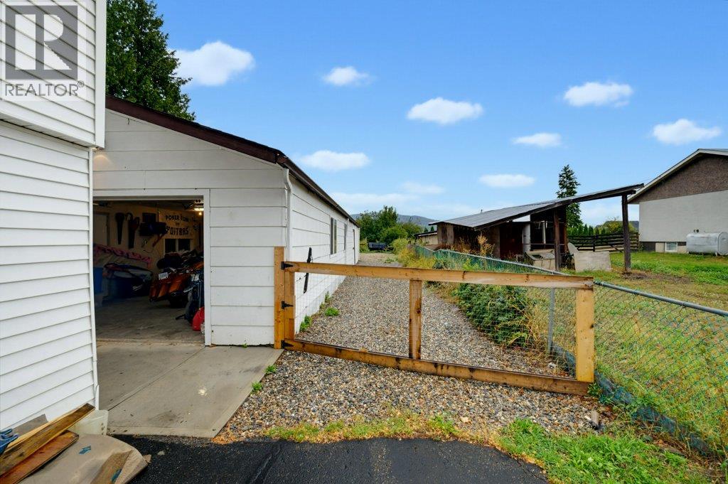 1910 30 Street Se, Salmon Arm, British Columbia  V1E 2E6 - Photo 54 - 10399772