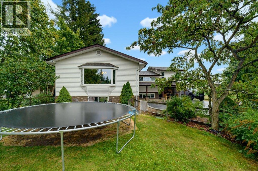 1910 30 Street Se, Salmon Arm, British Columbia  V1E 2E6 - Photo 57 - 10399772