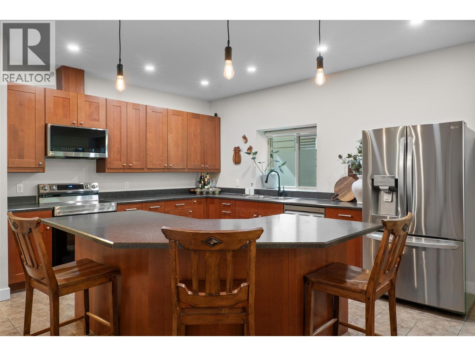 1324 Burfield Drive, Kamloops, British Columbia  V0E 5N0 - Photo 11 - 10399673