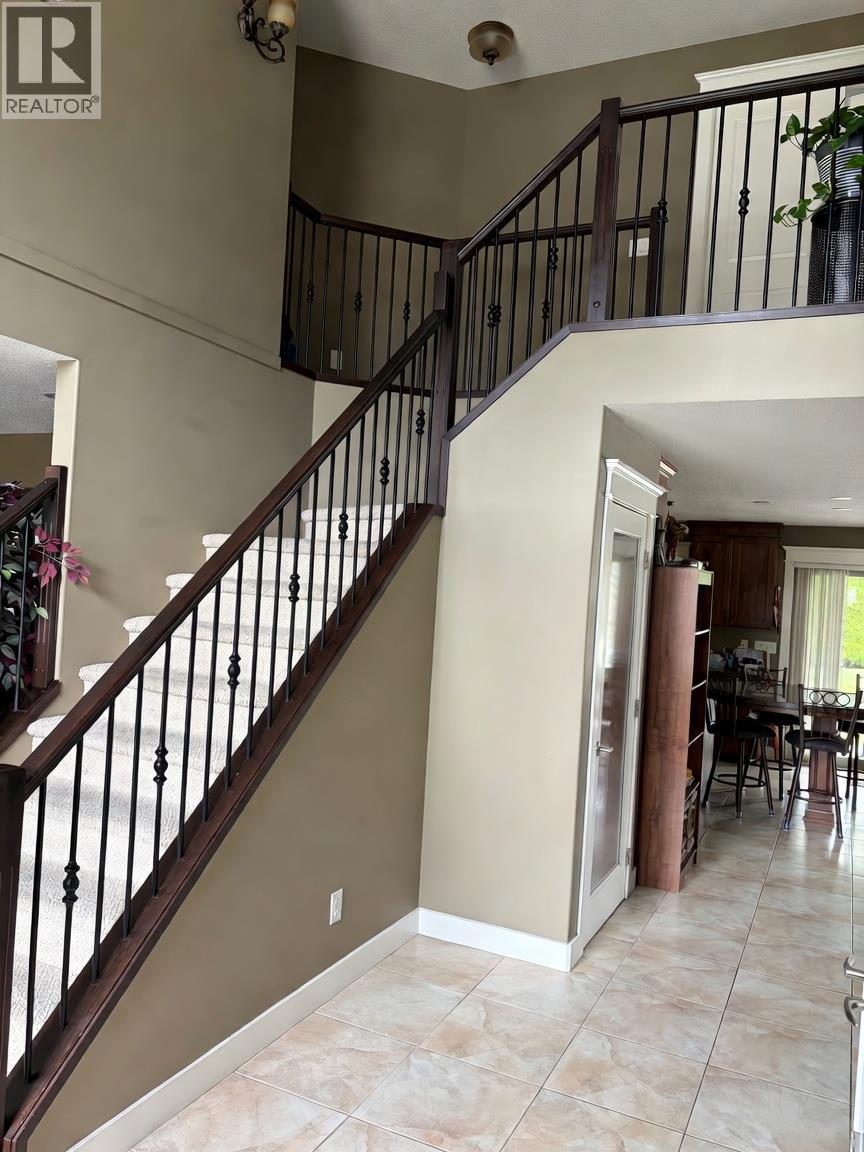 988 Arlington Court, Kamloops, British Columbia  V2B 8T4 - Photo 3 - 10395393