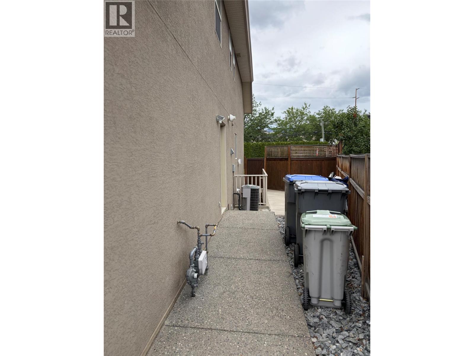 988 Arlington Court, Kamloops, British Columbia  V2B 8T4 - Photo 38 - 10395393
