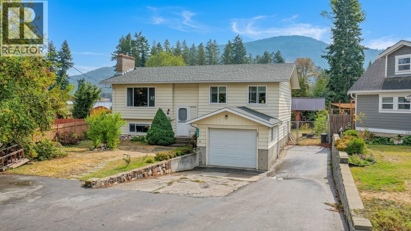 759 Heather Road, Lumby, British Columbia  V0E 2G7 - Photo 1 - 10399151