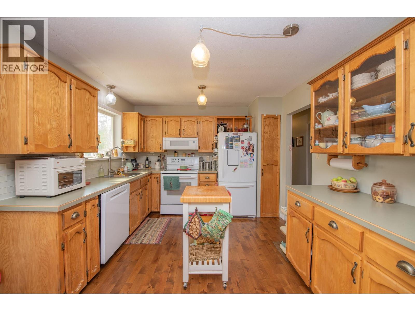 759 Heather Road, Lumby, British Columbia  V0E 2G7 - Photo 3 - 10399151