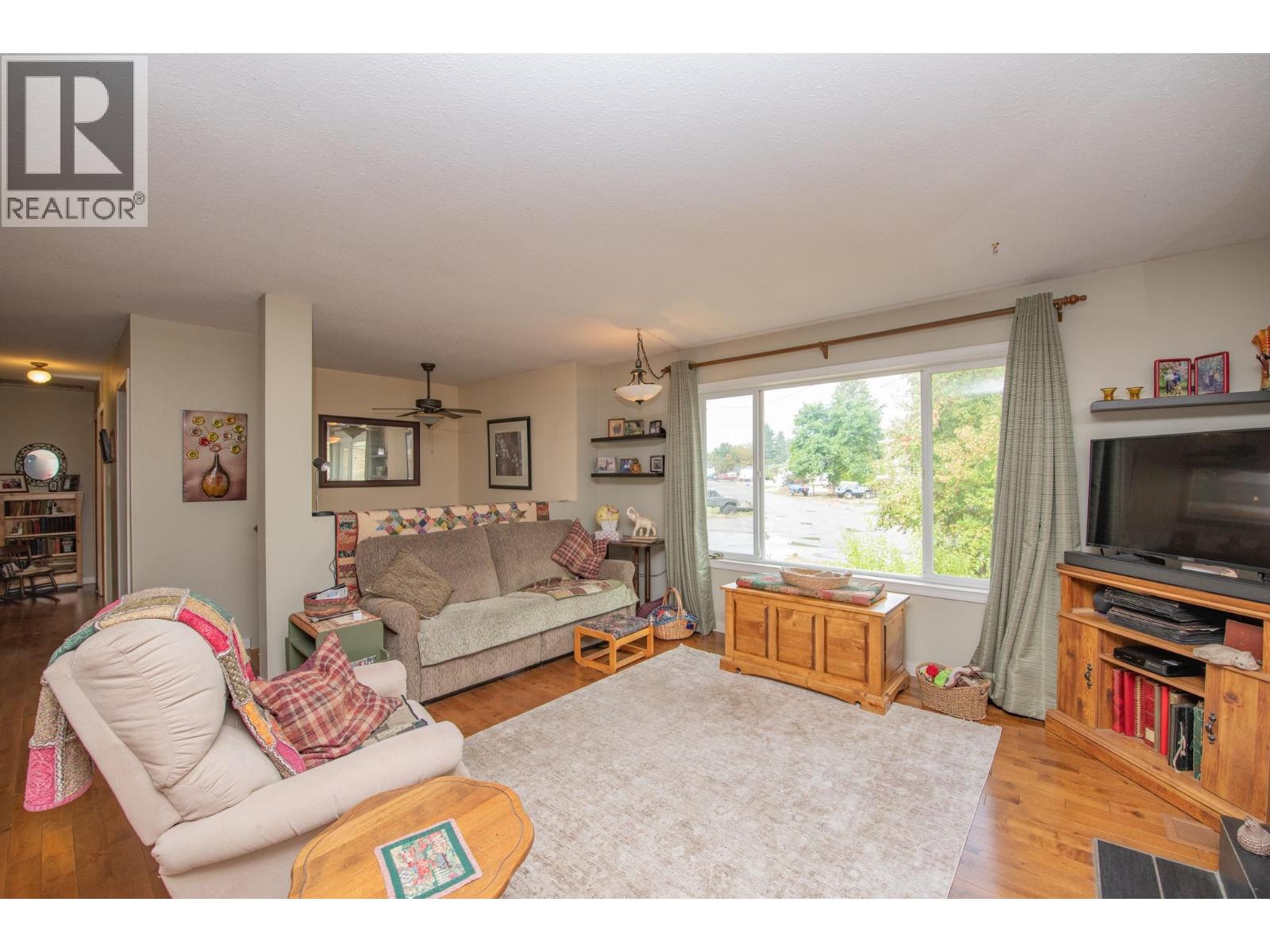 759 Heather Road, Lumby, British Columbia  V0E 2G7 - Photo 5 - 10399151