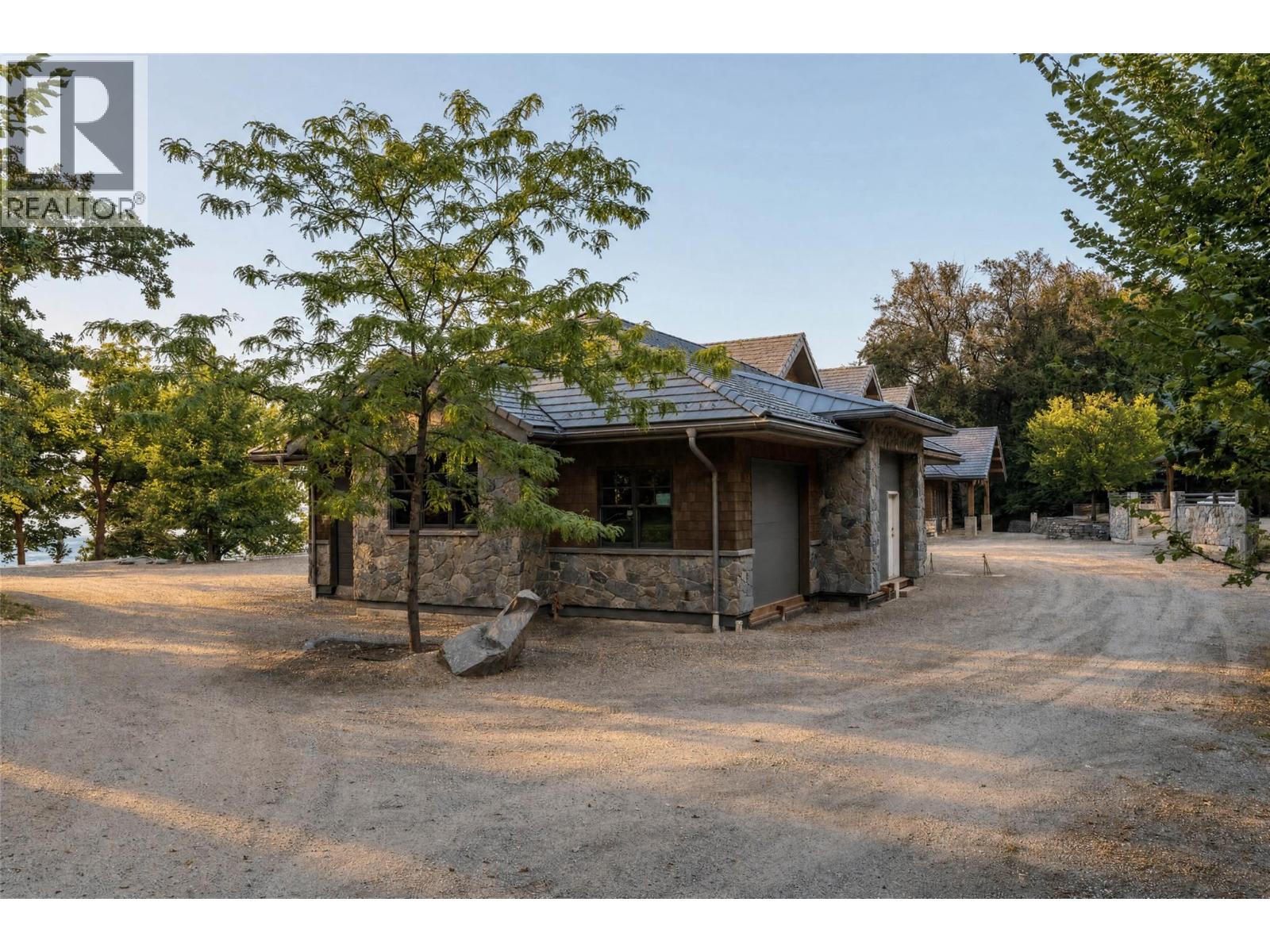 12407 Coldstream Creek Road, Coldstream, British Columbia  V1B 1G2 - Photo 10 - 10397885