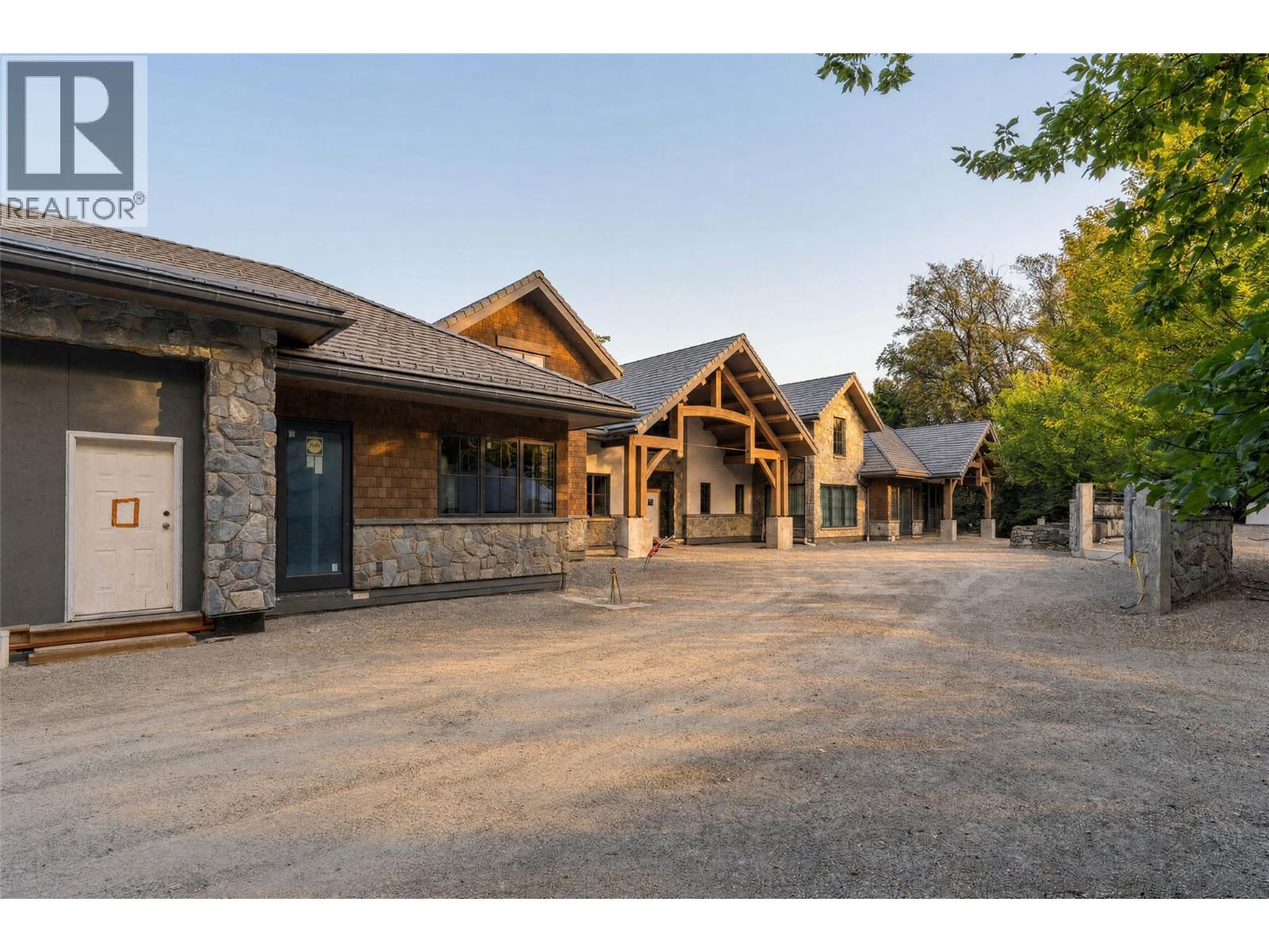 12407 Coldstream Creek Road, Coldstream, British Columbia  V1B 1G2 - Photo 8 - 10397885