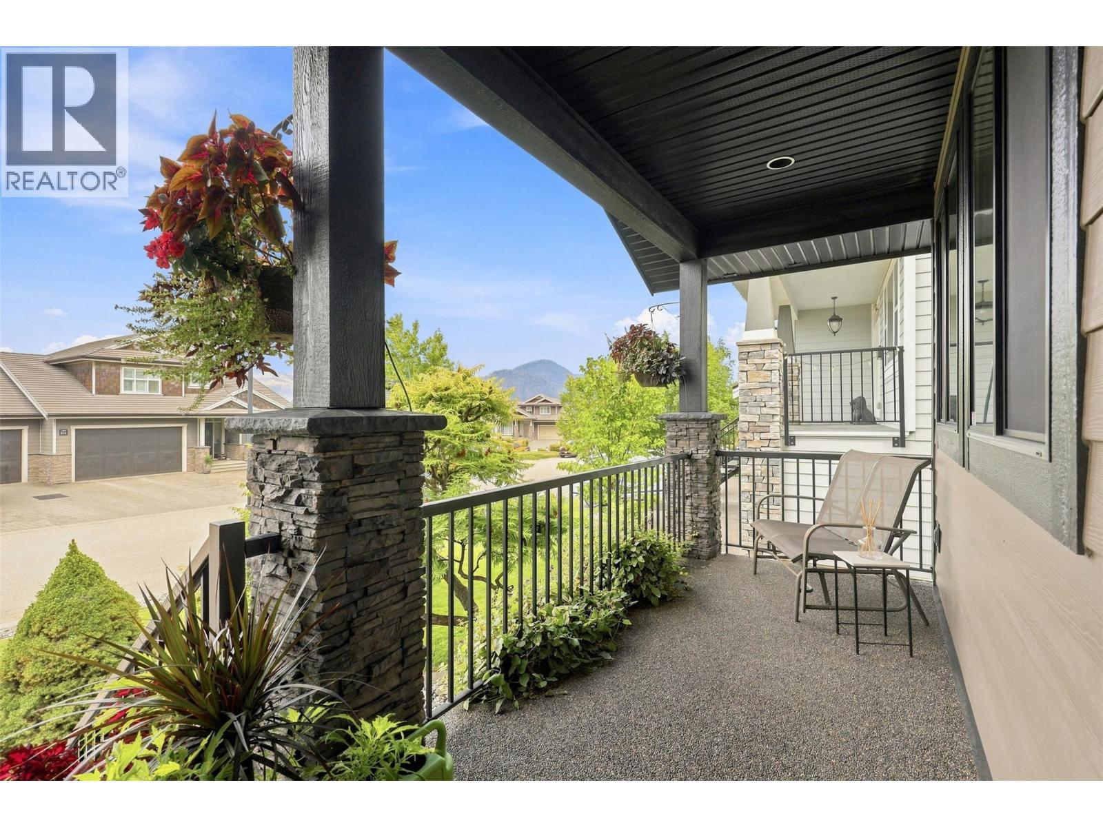 819 Fernie Court, Kamloops, British Columbia  V2C 0A7 - Photo 5 - 10399327