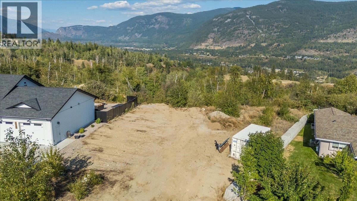 4009 Grandview Drive, Castlegar, British Columbia  V1N 4X9 - Photo 5 - 10399833