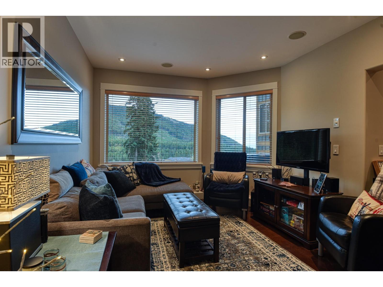306 Creekview Road Unit# 12, Apex Mountain, British Columbia  V0H 1K0 - Photo 2 - 10399490