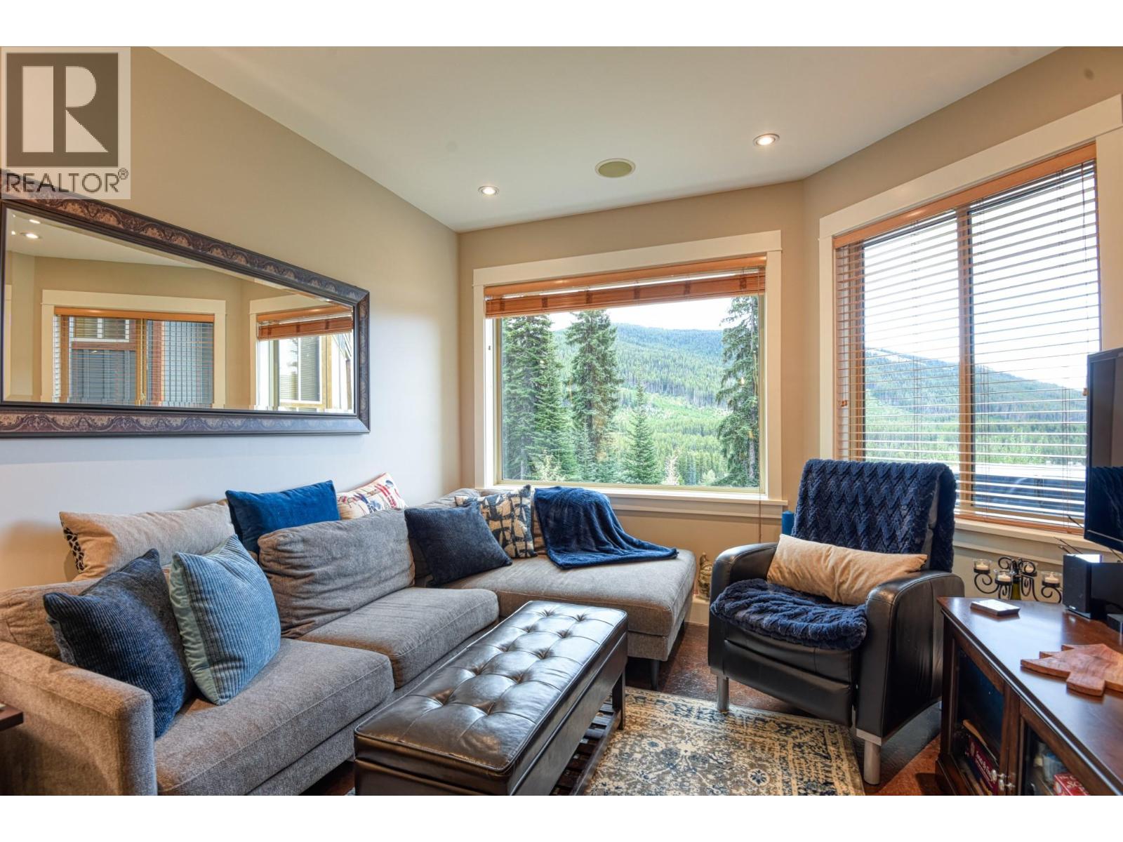 306 Creekview Road Unit# 12, Apex Mountain, British Columbia  V0H 1K0 - Photo 3 - 10399490