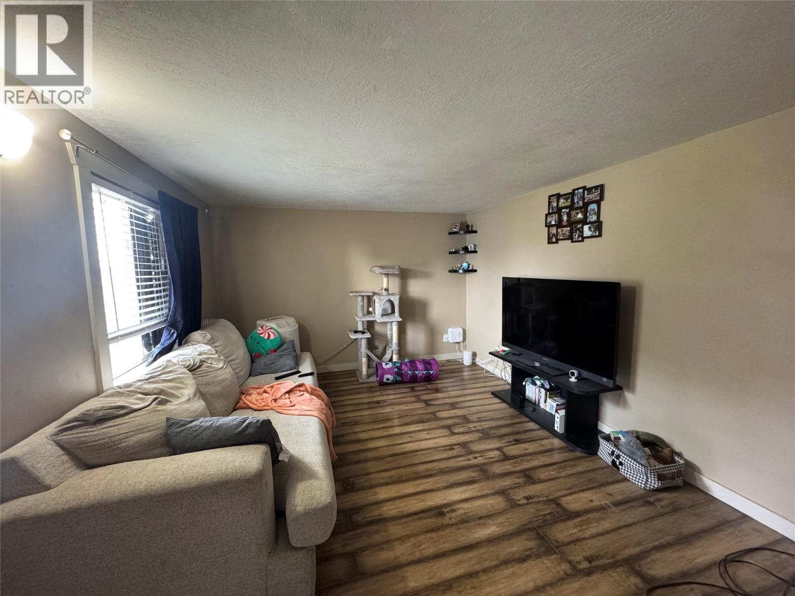 872 107 Avenue, Dawson Creek, British Columbia  V1G 2R2 - Photo 2 - 10399883