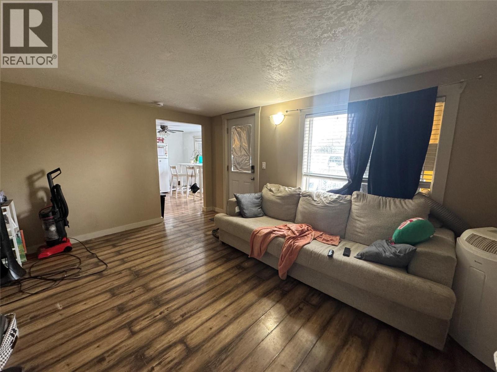 872 107 Avenue, Dawson Creek, British Columbia  V1G 2R2 - Photo 3 - 10399883
