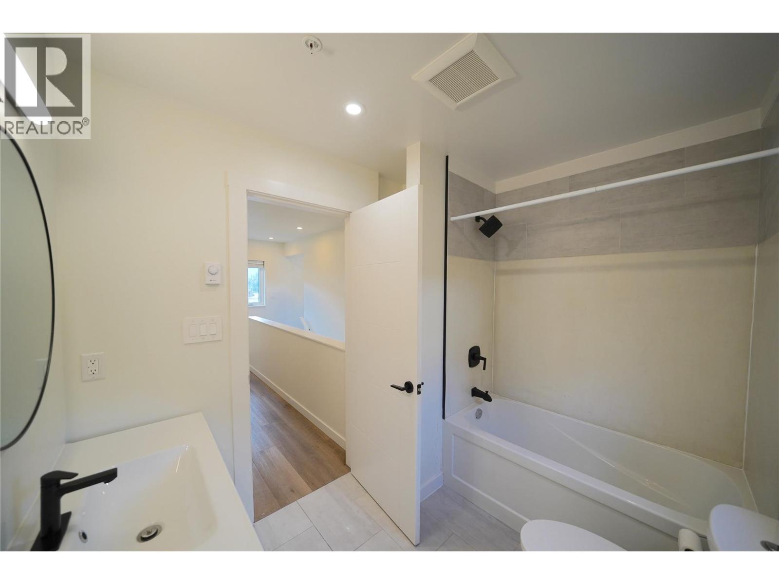 920 Front Street Street Unit# A, Nelson, British Columbia  V1L 4C2 - Photo 31 - 10399669
