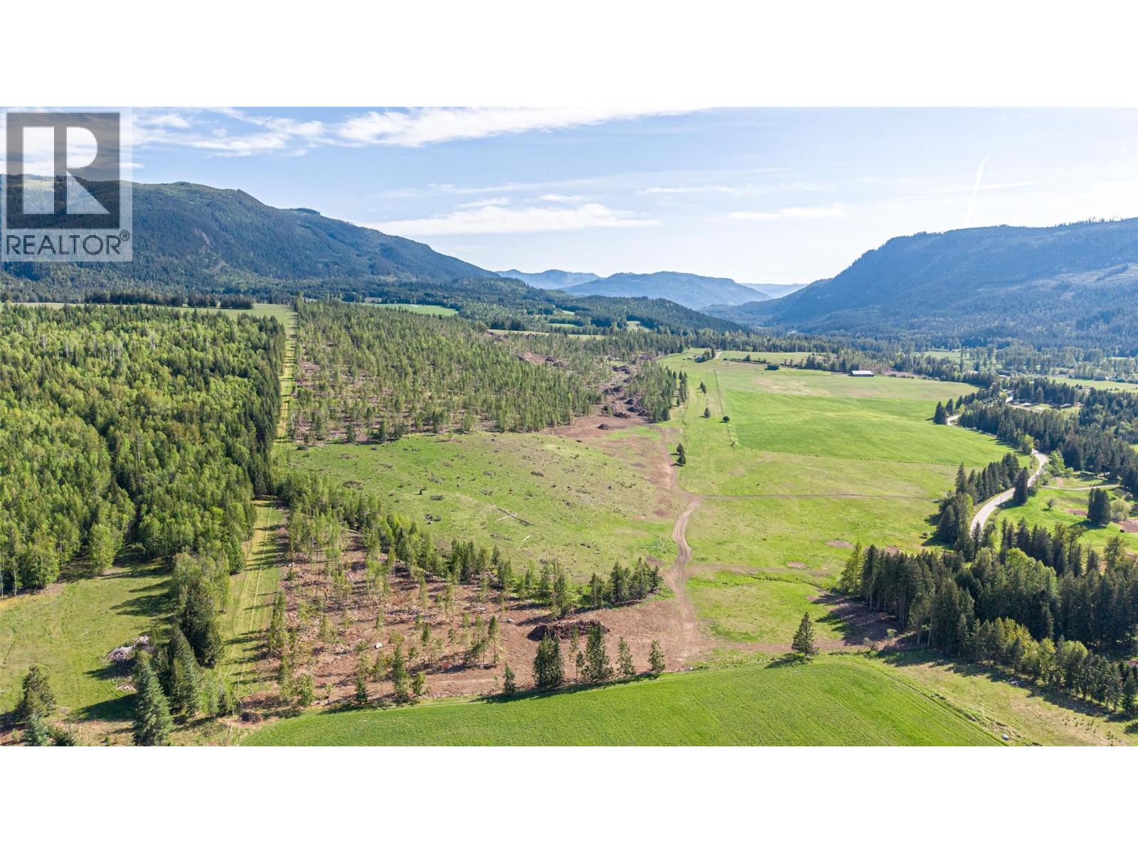 2465 Mabel Lake Road, Lumby, British Columbia  V0E 2G6 - Photo 4 - 10399522