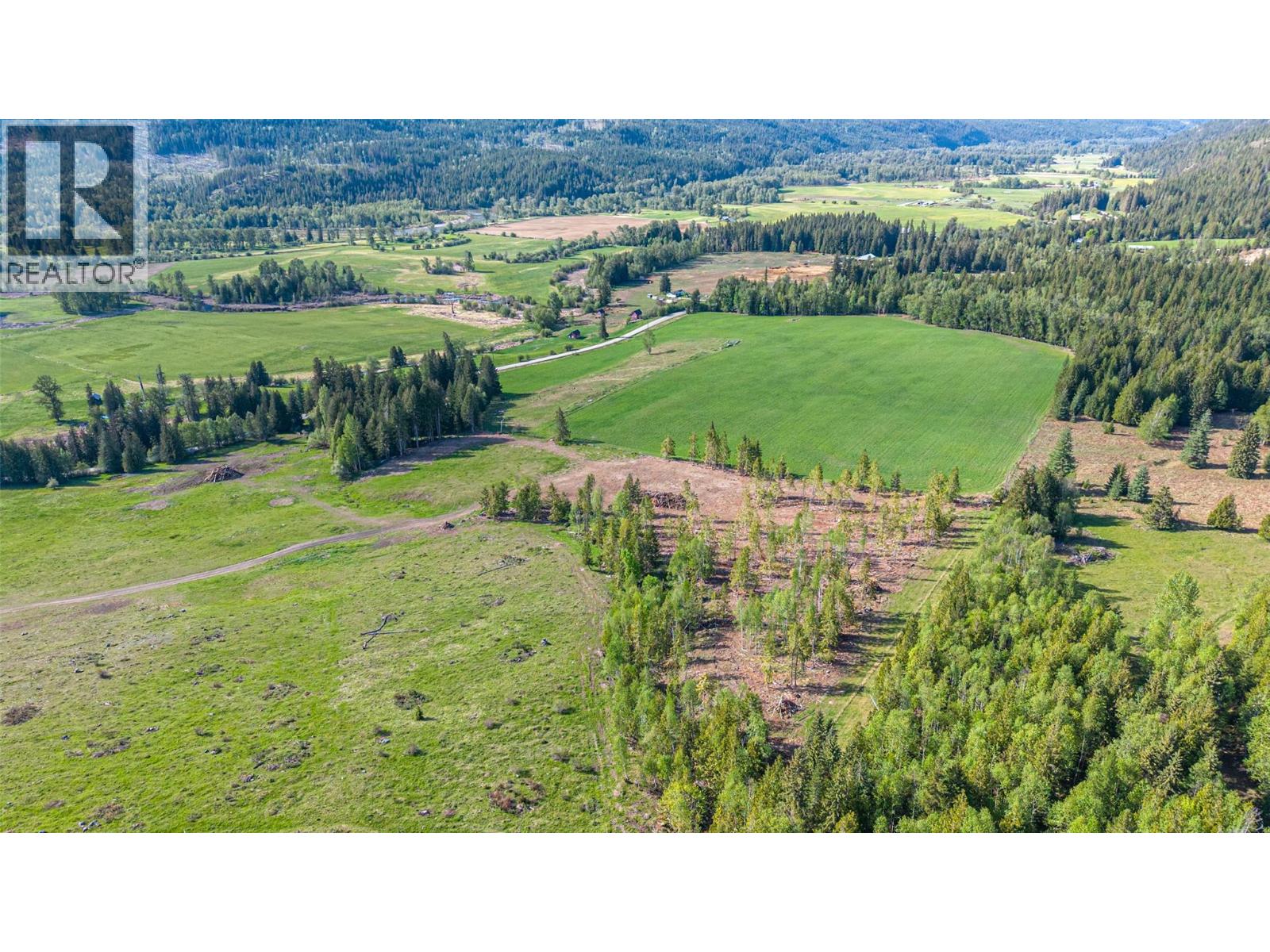 2465 Mabel Lake Road, Lumby, British Columbia  V0E 2G6 - Photo 9 - 10399522