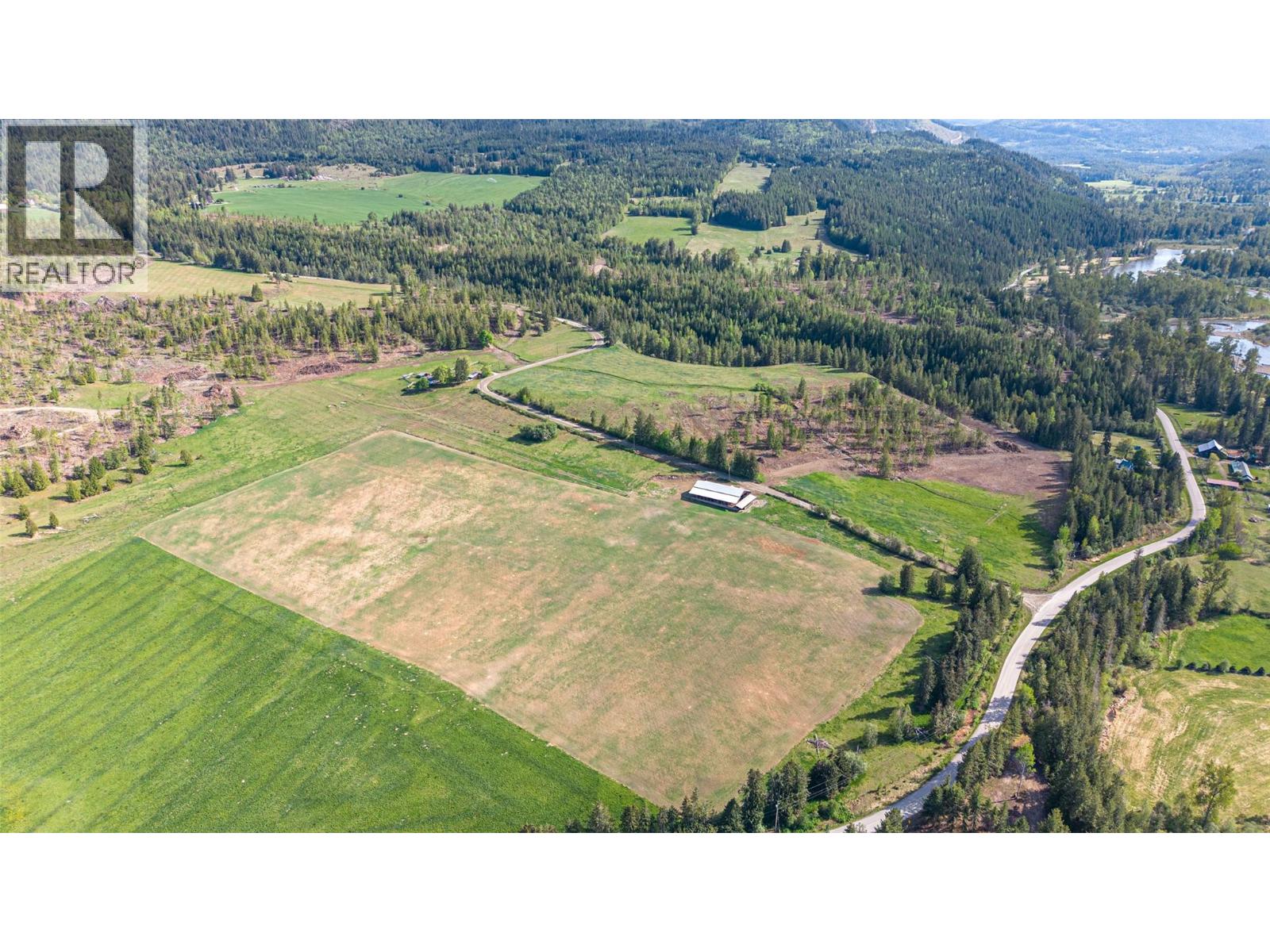 2511 Mabel Lake Road, Lumby, British Columbia  V0E 2G6 - Photo 3 - 10399499