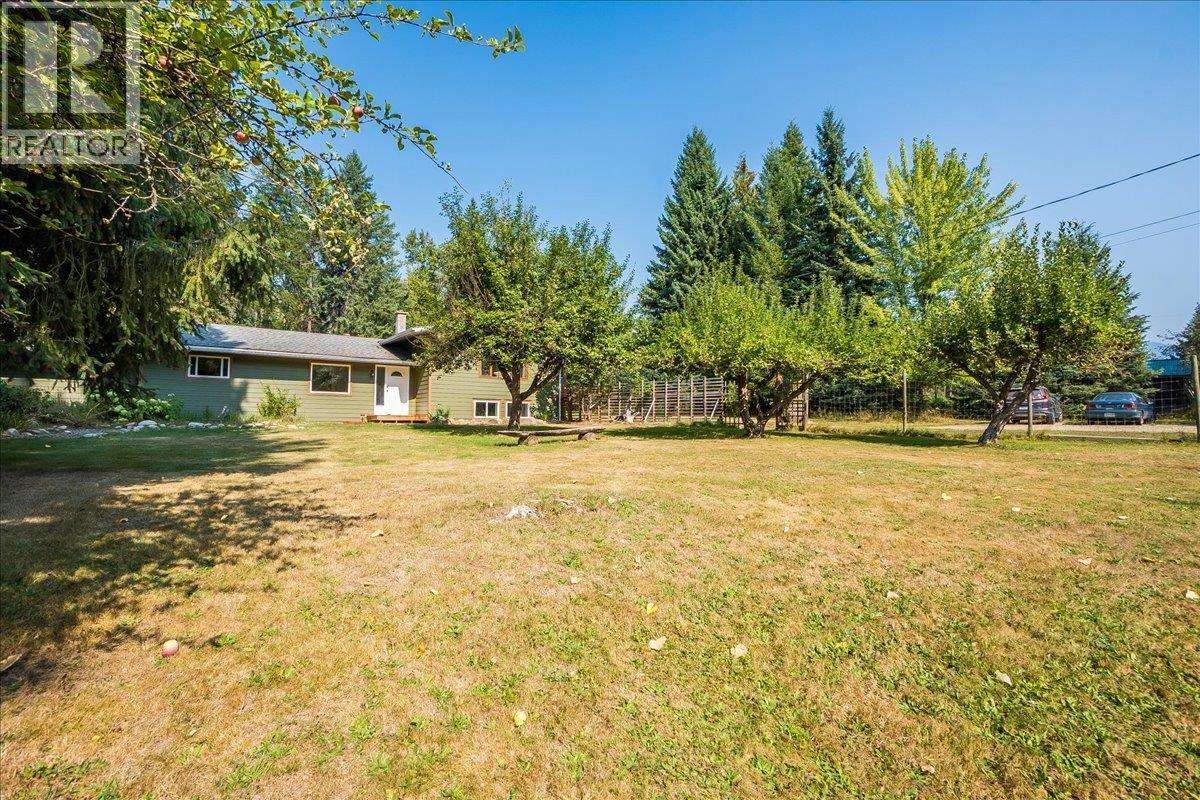 3710 Ladybird Road, Krestova, British Columbia  V0G 1H2 - Photo 2 - 10399750