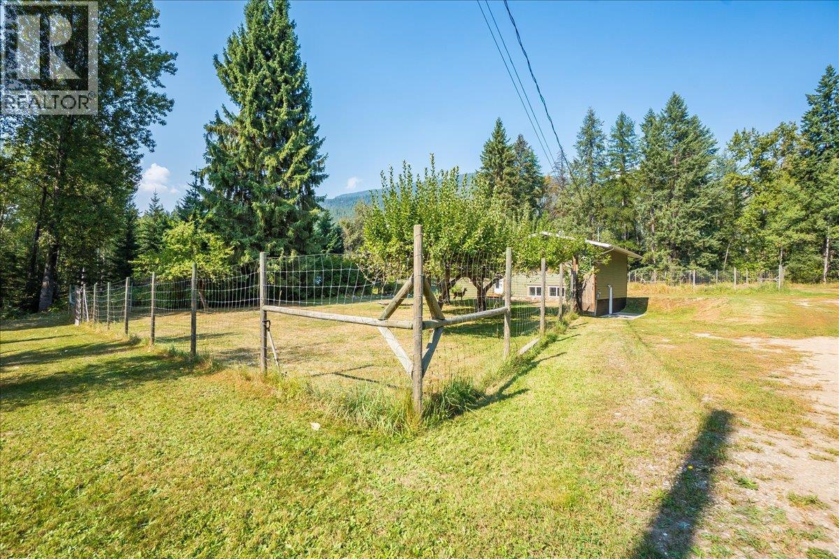 3710 Ladybird Road, Krestova, British Columbia  V0G 1H2 - Photo 57 - 10399750