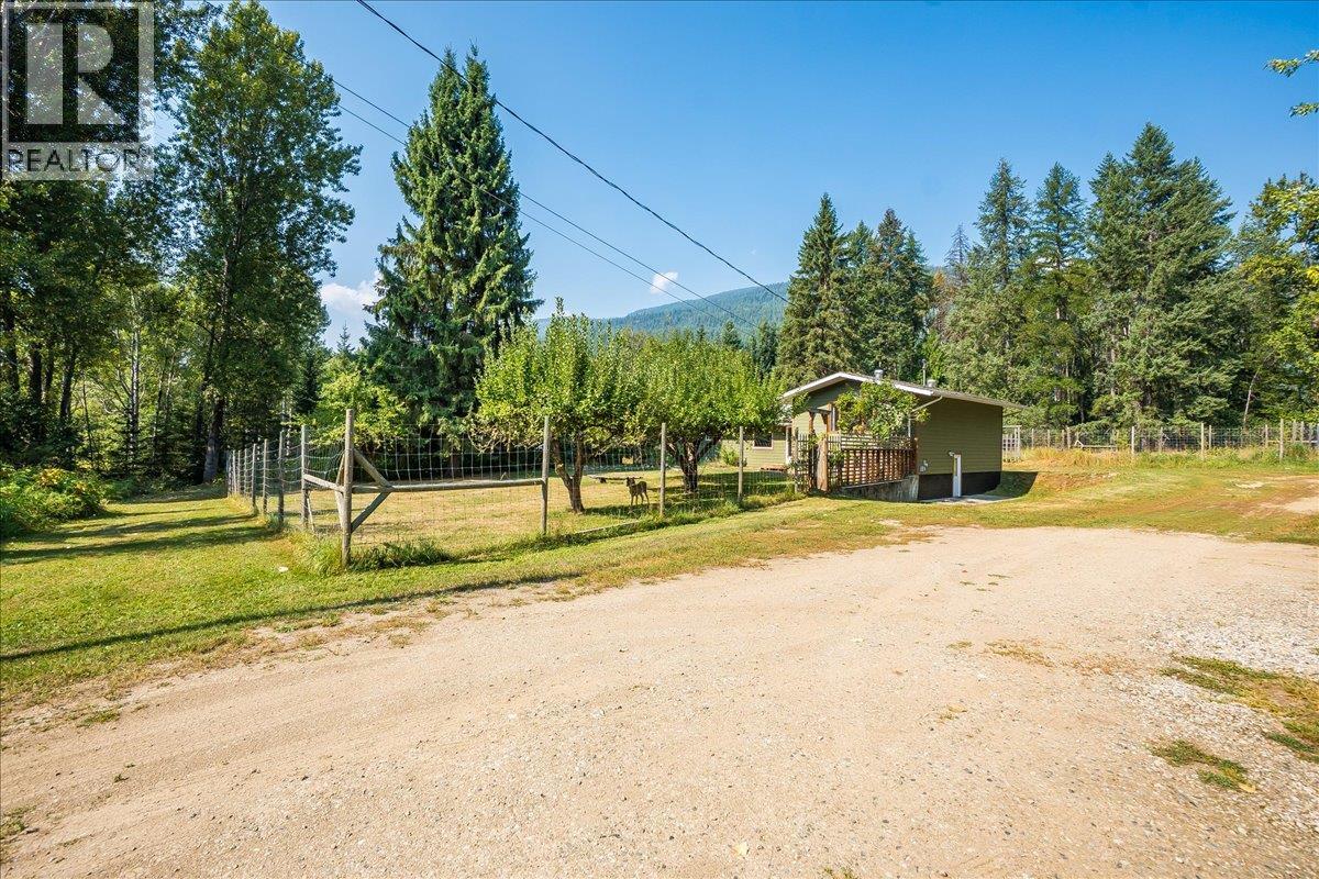 3710 Ladybird Road, Krestova, British Columbia  V0G 1H2 - Photo 58 - 10399750