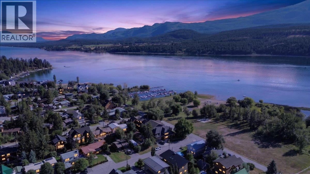 1808 Tretheway Road, Windermere, British Columbia  V0B 2L2 - Photo 2 - 10398798