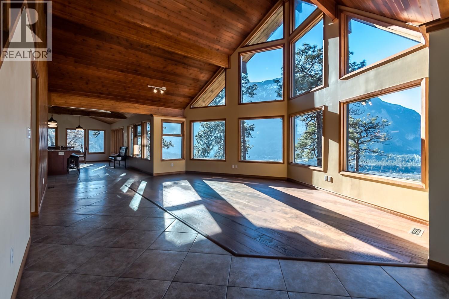 150 Pine Ridge Road, Lillooet, British Columbia  V0K 1V0 - Photo 14 - 10399892