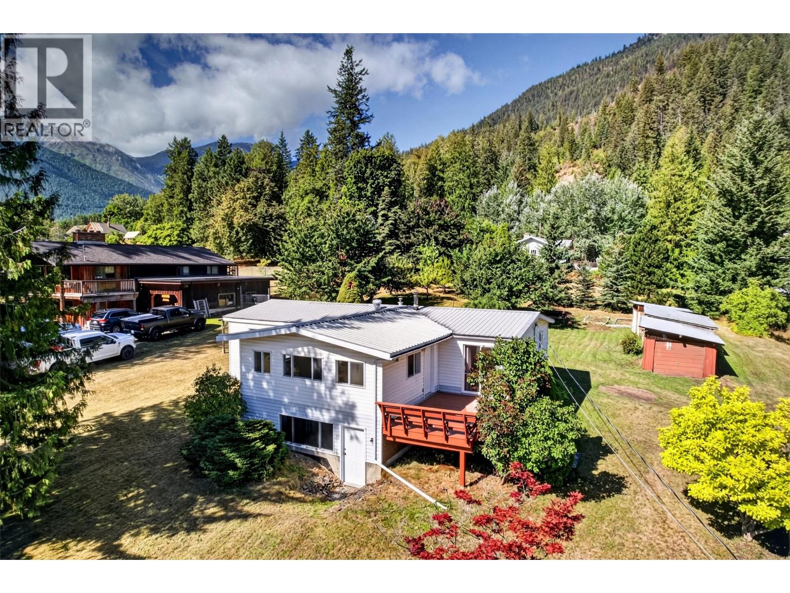 149 8th Street, Kaslo, British Columbia  V0G 1M0 - Photo 1 - 10399704