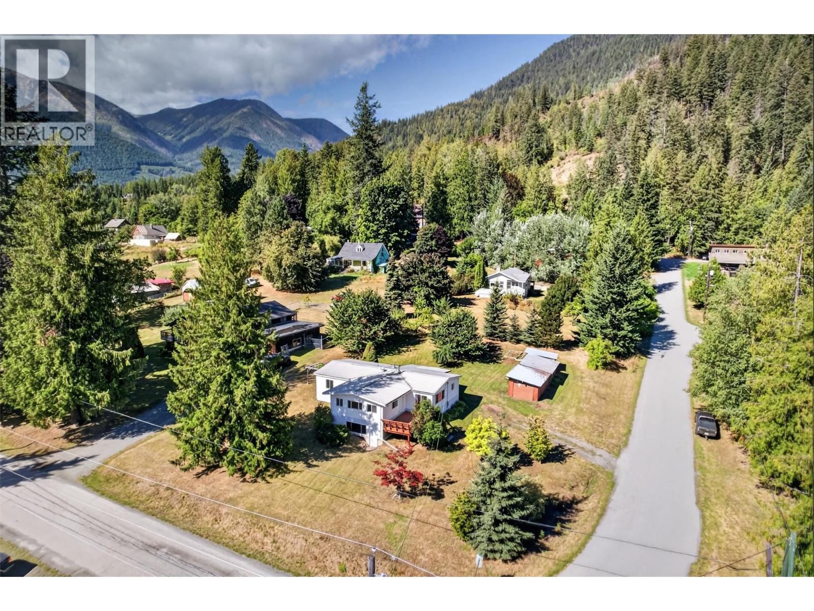 149 8th Street, Kaslo, British Columbia  V0G 1M0 - Photo 2 - 10399704