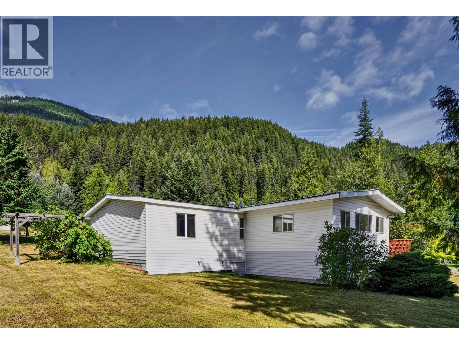 149 8th Street, Kaslo, British Columbia  V0G 1M0 - Photo 37 - 10399704
